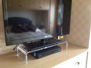 طاولة تلفزيون